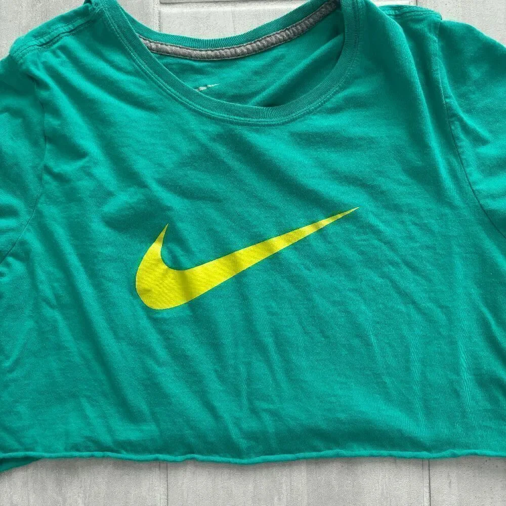 Nike Slim Fit Cropped Tee 100% Cotton Teal Swoosh Round Neck XL Gym Lifting Run